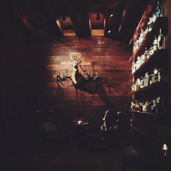 Снимок сделан в State Street Eating House + Cocktails пользователем Gökçe 2/13/2015