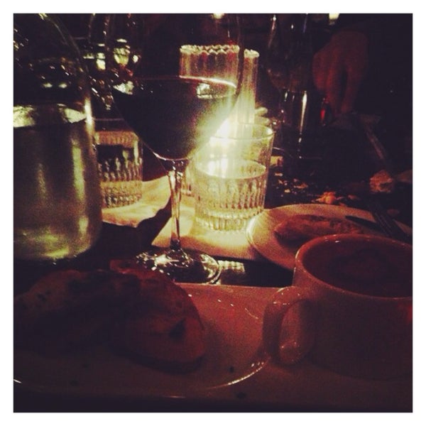 รูปภาพถ่ายที่ A Restaurant โดย Gökçe เมื่อ 12/29/2014