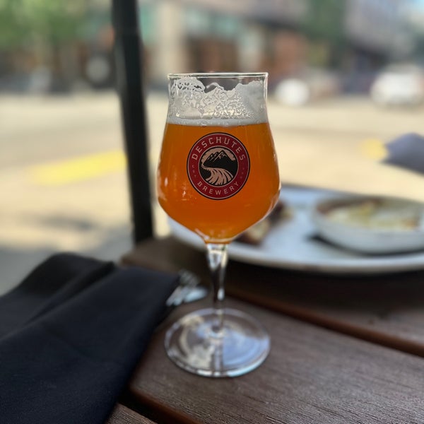 Foto tirada no(a) Deschutes Brewery Portland Public House por Jon M. em 6/23/2023