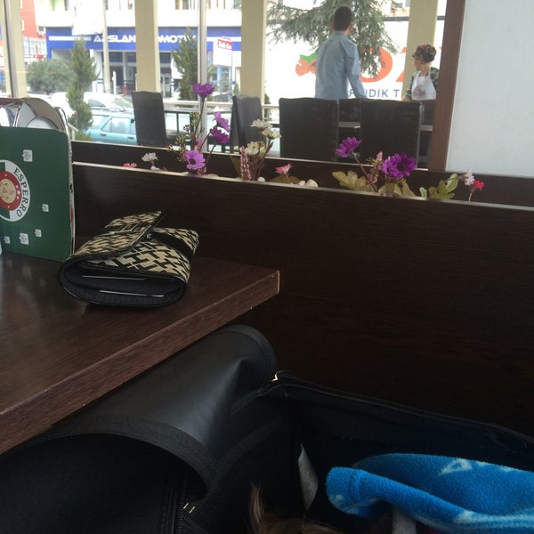 รูปภาพถ่ายที่ DuduMax Cafe &amp; Restaurant โดย Ufuk เมื่อ 3/20/2015