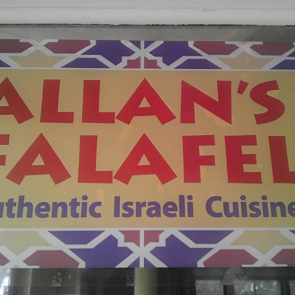 3/17/2013 tarihinde Stevenziyaretçi tarafından Allan&#39;s Falafel'de çekilen fotoğraf