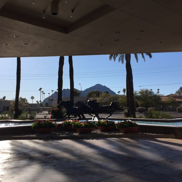รูปภาพถ่ายที่ DoubleTree Resort by Hilton Hotel Paradise Valley - Scottsdale โดย Kim B. เมื่อ 2/24/2018