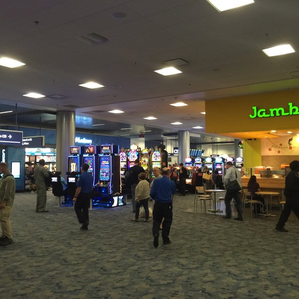 Foto tirada no(a) Harry Reid International Airport (LAS) por ATRS Recyling D. em 10/15/2015