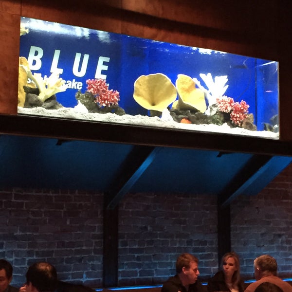 3/5/2015 tarihinde Christopher S.ziyaretçi tarafından Blue Sushi Sake Grill'de çekilen fotoğraf