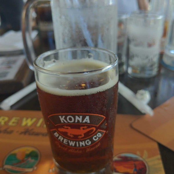 Photo taken at Kona Brewing Co. by Steven G. on 1/8/2022