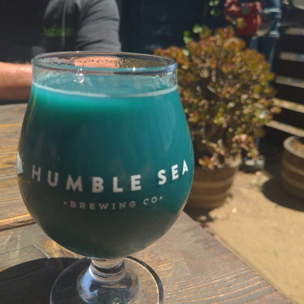 Photo taken at Humble Sea Brewing Co. by Steven G. on 8/15/2022