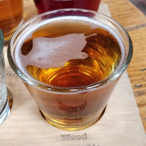 Photo taken at Mt. Shasta Brewing Co. by Steven G. on 10/3/2019