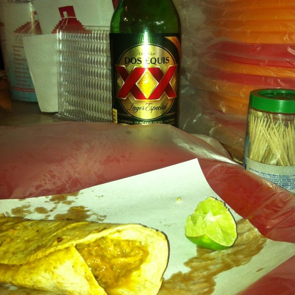 8/2/2013 tarihinde Gabb M.ziyaretçi tarafından Tacos Tulum'de çekilen fotoğraf