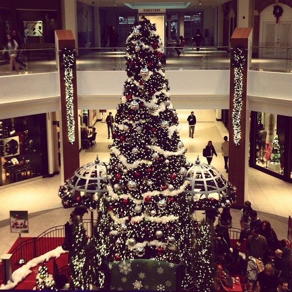 The Fashion Mall at Keystone Keystone at The Crossing'de Alışveriş