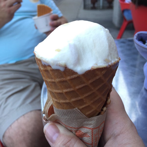 9/5/2015에 Kari M.님이 Jeni&#39;s Splendid Ice Creams에서 찍은 사진