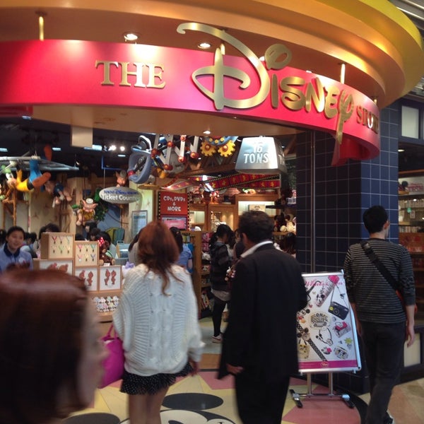 Photos At ディズニーストア 梅田 大阪市 大阪府 Photos At ディズニーストア 梅田 大阪市 大阪府