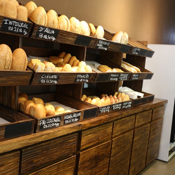 Os pães são incríveis. Ótimo local para um café com um bom sanduíche.
