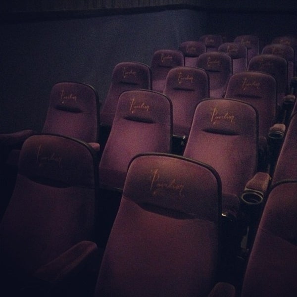 Photo taken at Brooklyn Heights Cinema by Peter K. on 1/16/2014