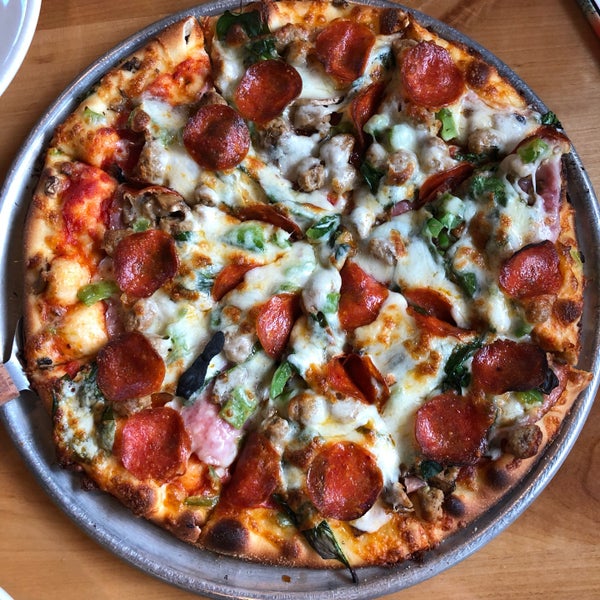 Glacier Grill &amp; Pizza American Restaurant in Corum