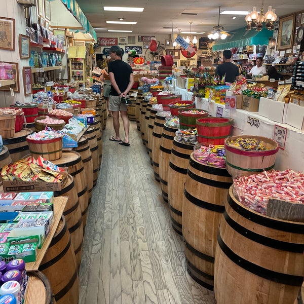 Candy Baron - Main Beach - 4 tips from 792 visitors