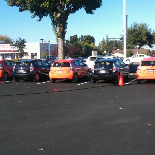 10/29/2012에 Yun T.님이 Toyota Sunnyvale에서 찍은 사진