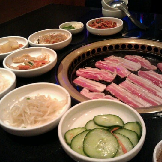 Снимок сделан в Beque Korean Grill пользователем Yun T. 11/2/2012