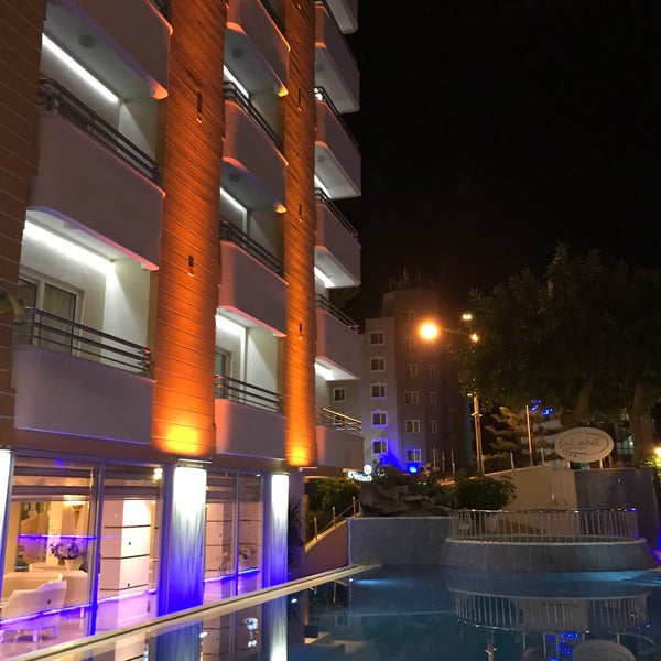Photo taken at Alaiye Kleopatra Hotel by Şaban A. on 11/6/2019