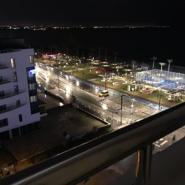 รูปภาพถ่ายที่ Blue Garden Hotel โดย Şaban A. เมื่อ 3/13/2019