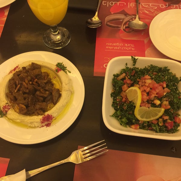 Photo taken at Ennap Restaurant مطعم عناب by sara on 7/21/2016