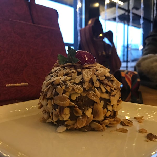 12/22/2017에 Sueda T.님이 Karameli Cafe Bakery Cuisine에서 찍은 사진