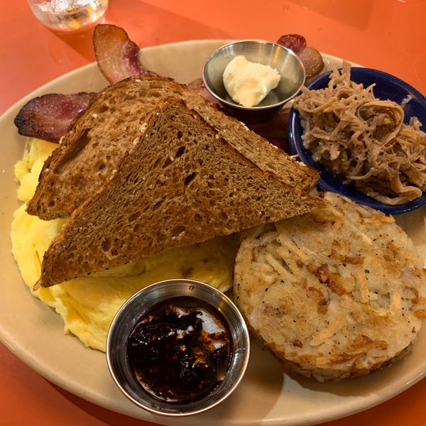 Photo taken at Snooze, an A.M. Eatery by Zach S. on 9/28/2019