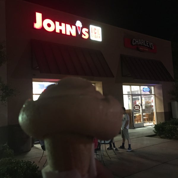 John's Ice Cream Ice Cream Parlor in Brentwood
