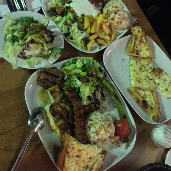 Снимок сделан в DOY DOY Kebab Restaurant пользователем NAWAF 9/25/2015