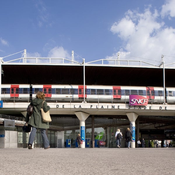 RER La Plaine Stade de France [B] Gare à SaintDenis