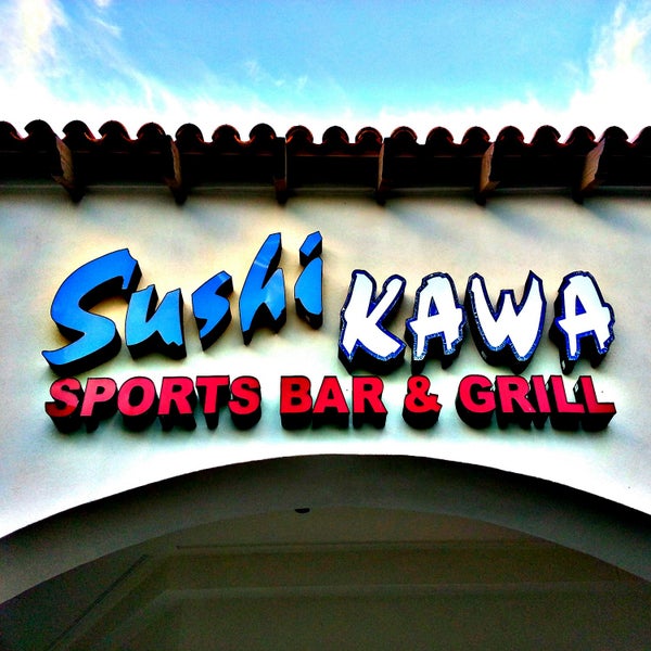 4/11/2015 tarihinde Sushi Kawa Sports Bar &amp; Grillziyaretçi tarafından Sushi Kawa Sports Bar &amp; Grill'de çekilen fotoğraf