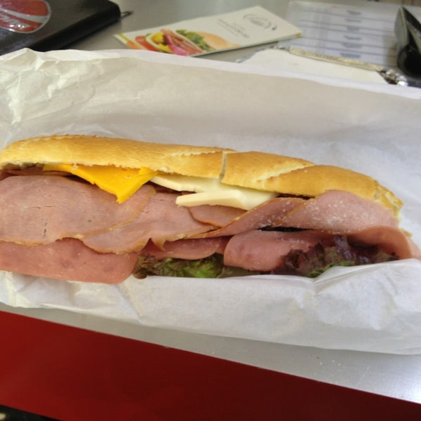Sandwich Dünyası Göztepe Güvenç Sok. No 17/B Caddebostan Kadıköy