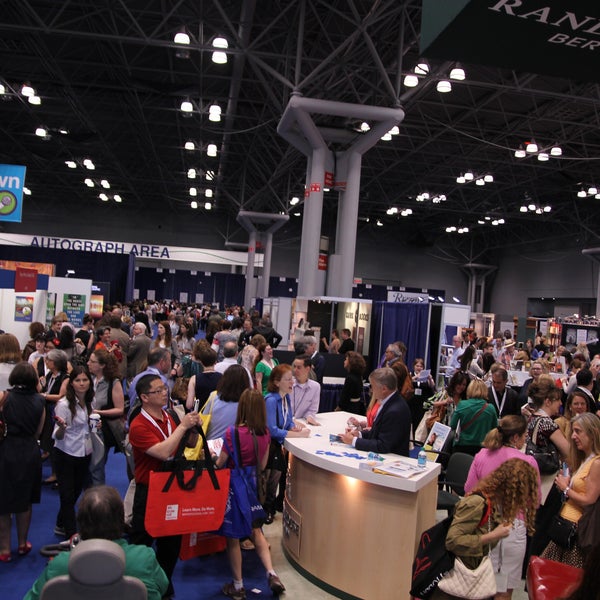 รูปภาพถ่ายที่ Jacob K. Javits Convention Center โดย Sharon Salzberg เมื่อ 5/31/2013