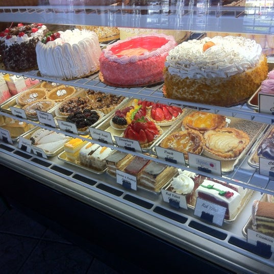 Vienna Bakery (Now Closed) Glenmoor 5149 Mowry Ave