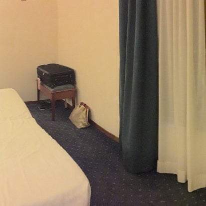 Lovely quiet clean hotel. Bed linen and towels changed everyday. Complimentary bottled water replenished whenever used. Spacious room we stayed in (202) very friendly reception staff always greet you.