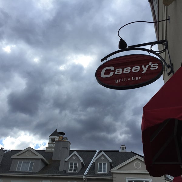 5/7/2016에 Shab Nam A.님이 Casey&#39;s Grill Bar Mont-Tremblant에서 찍은 사진