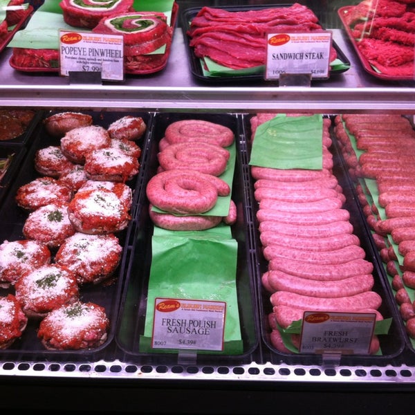 Снимок сделан в Ream&#39;s Meat Market пользователем Matthew R. 2/16/2013