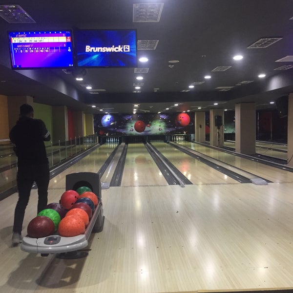 Photo taken at Palace Cafe Restaurant &amp; Bowling by Rotasız on 1/23/2020