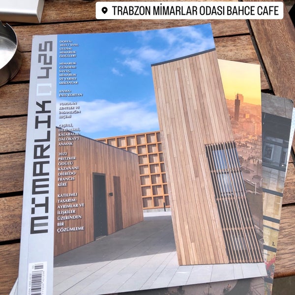 รูปภาพถ่ายที่ Mimarlar Odası Bahçe Cafe &amp; Restaurant โดย 𝘼𝘾𝙄𝘽𝘼𝘿𝙀𝙈 . เมื่อ 9/20/2022