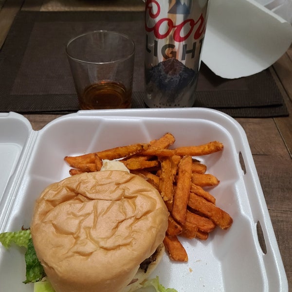 Big Belly Burger Deli 4 tips from 50 visitors