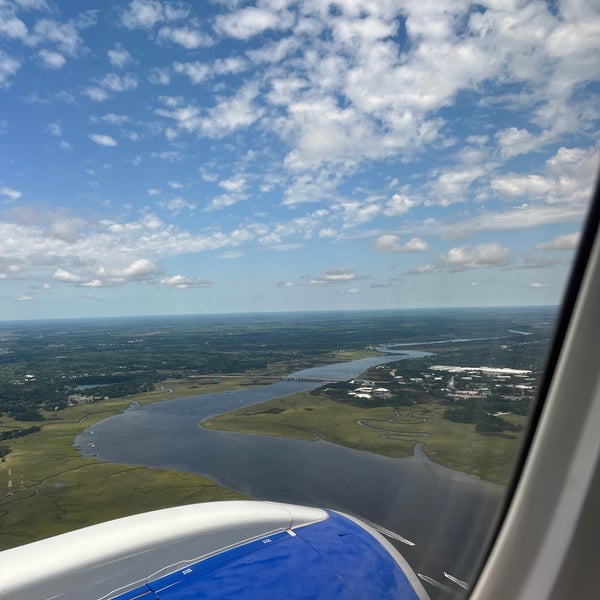 รูปภาพถ่ายที่ Charleston International Airport (CHS) โดย Dylan P. เมื่อ 5/29/2023
