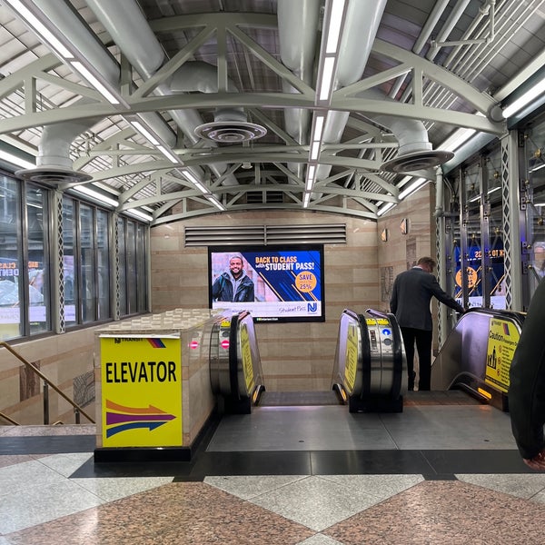 2/10/2022 tarihinde Mike R.ziyaretçi tarafından NJ Transit Rail Terminal'de çekilen fotoğraf
