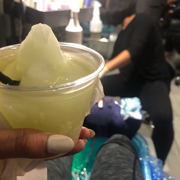 noa nail bar & lounge Nagelstudio in houston