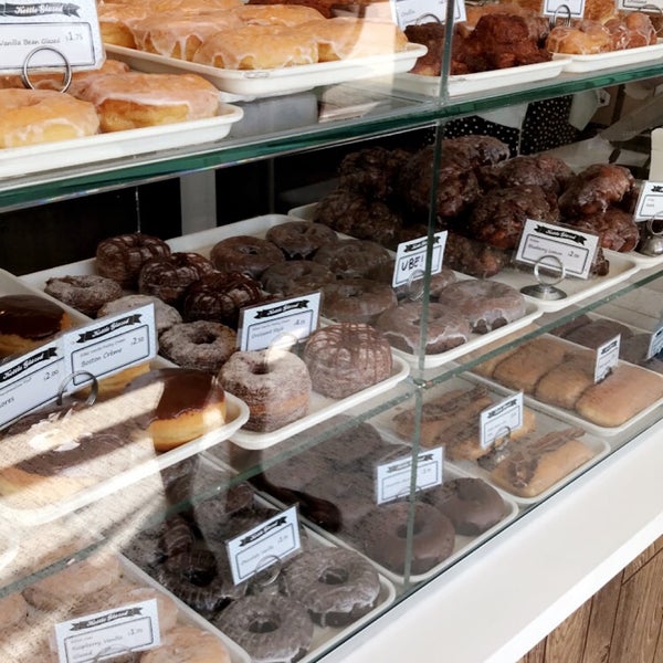 Photo taken at Kettle Glazed Doughnuts by Kat Y. on 3/28/2020