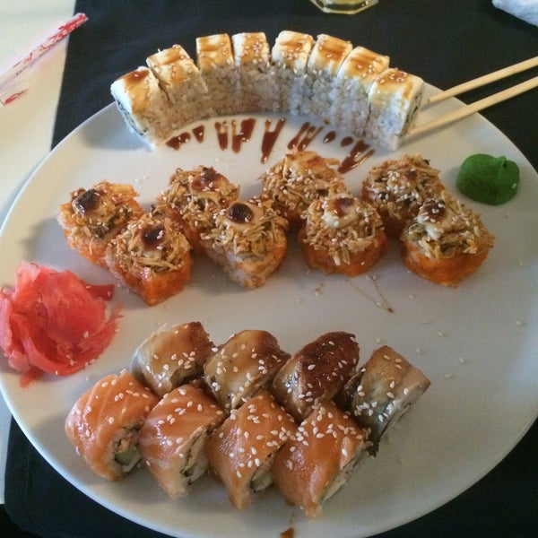 3/29/2015에 Rafael A.님이 Sushi Time에서 찍은 사진