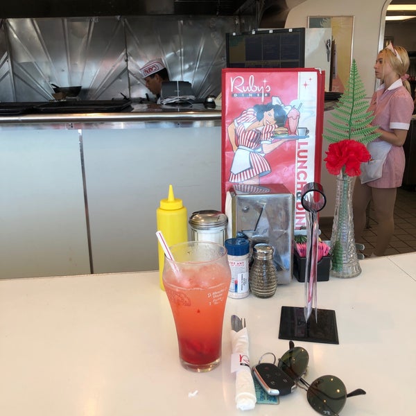 Photo taken at Ruby&#39;s Diner by Jassim_j on 8/14/2019