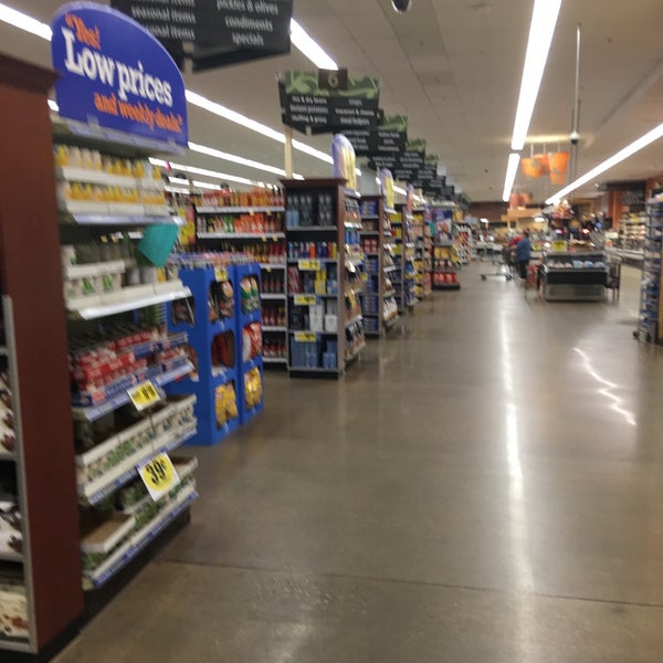 Dillons Grocery Store in Manhattan