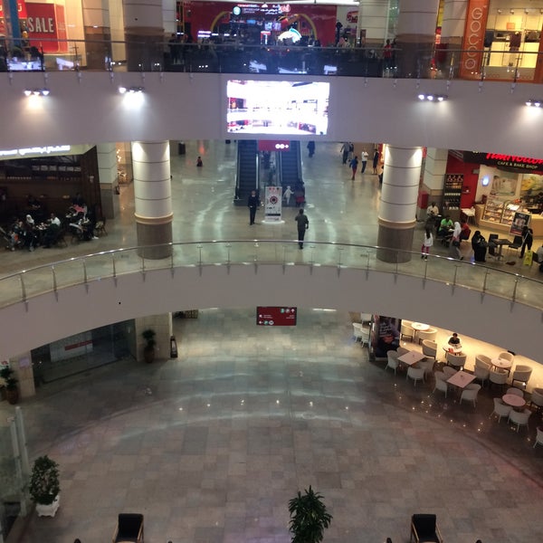 Das Foto wurde bei Ezdan Mall von Gabo M. am 12/18/2016 aufgenommen