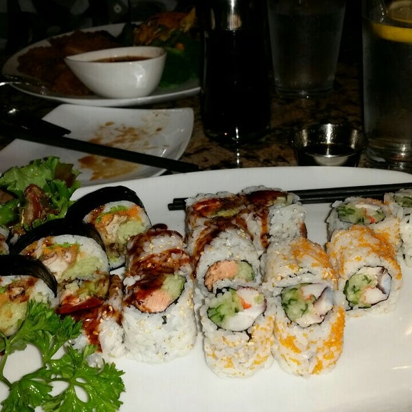 Photo taken at Fin&#39;s Sushi &amp; Grill by Jackie L. on 9/13/2015