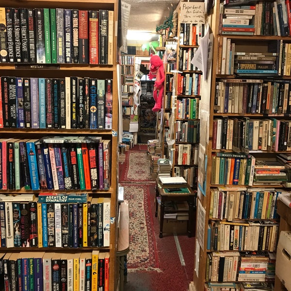 Hole In The Wall Books Bookstore in Falls Church