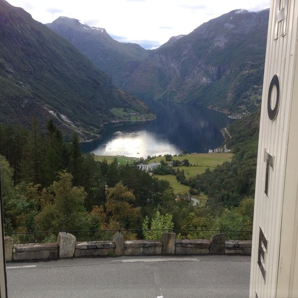 Foto tomada en Classic Norway Hotel Utsikten  por Ivana O. el 9/3/2017